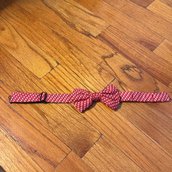 Vineyard Vines Bow tie, boys, red, football pattern - Picture 2 of 6